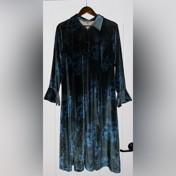 Kate & Mallory Burnout Velvet Floral Shirtdress Size XL Dark Romance‎ Whimsigoth - Picture 1 of 9